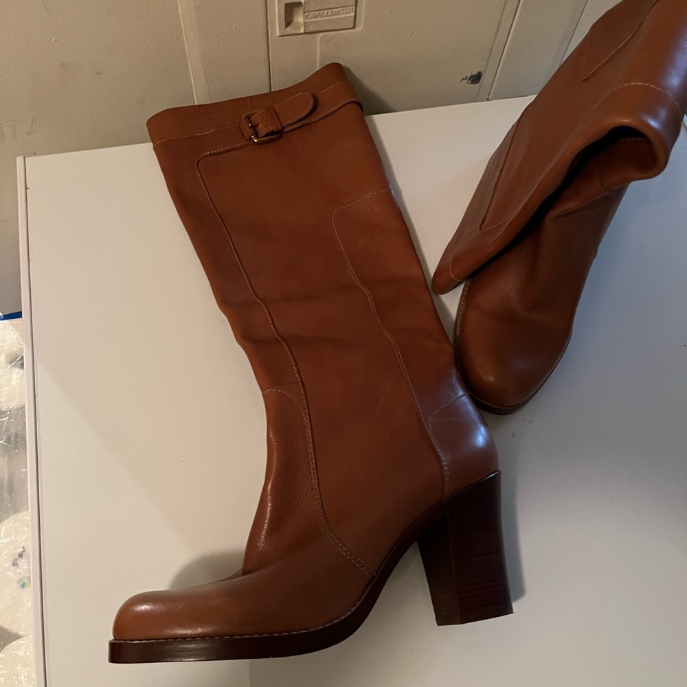 Boots size 10